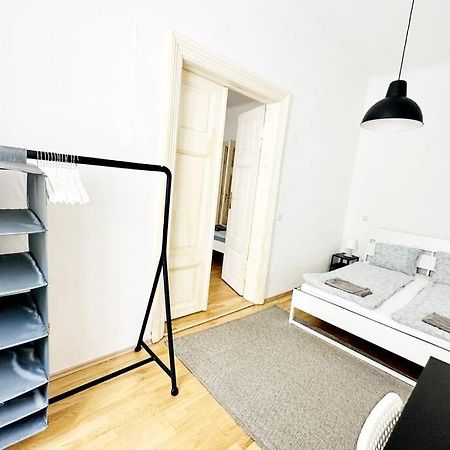 Best Location - Cozy City Centre Apartment Вена Экстерьер фото